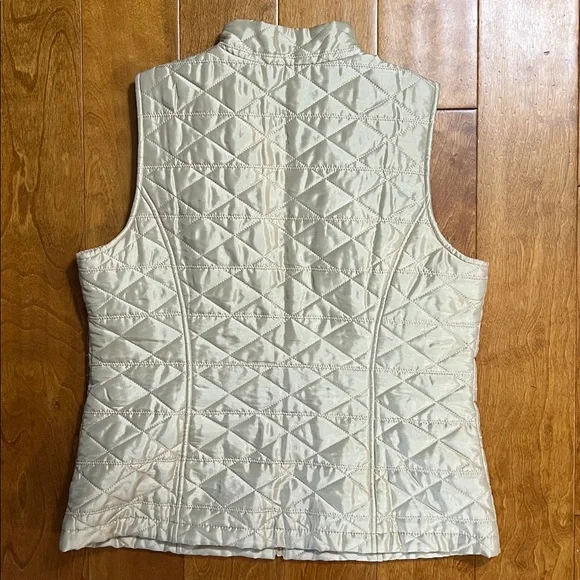 Chico's Gold Quilted Vest Size 1 - Weekends Casual Outdoor Quiet Luxury Chic - Picture 7 of 9